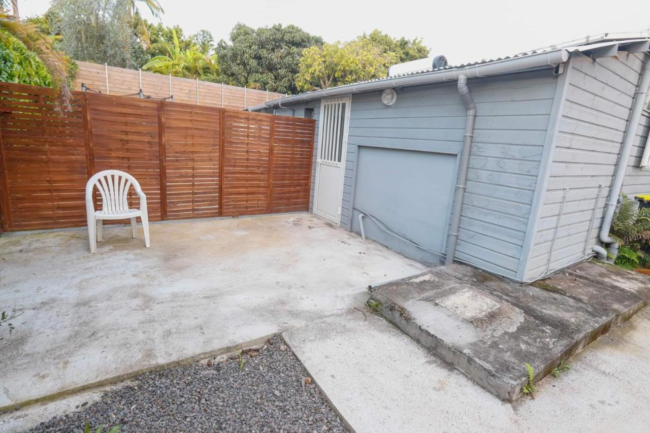 L'Avocat 1 Avec Piscine Chauffee Et Jacuzzi A Partager Villa Le Tampon Exterior foto